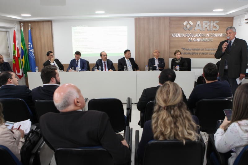 Waldemar Schmitz, presidente em exercício da FIESC, reforçou o apoio da entidade às obras. Foto: Filipe Scotti