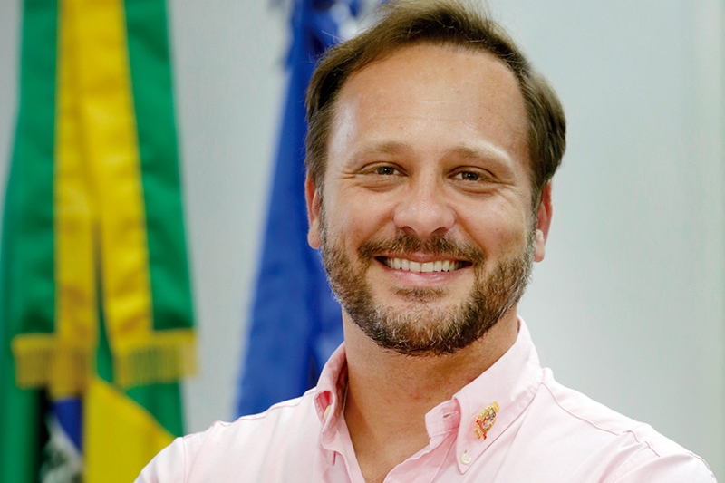 Prefeito Adriano Silva