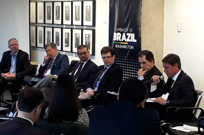 Jefferson Gomes (d) coordenou painel. Foto: Karina Takemura