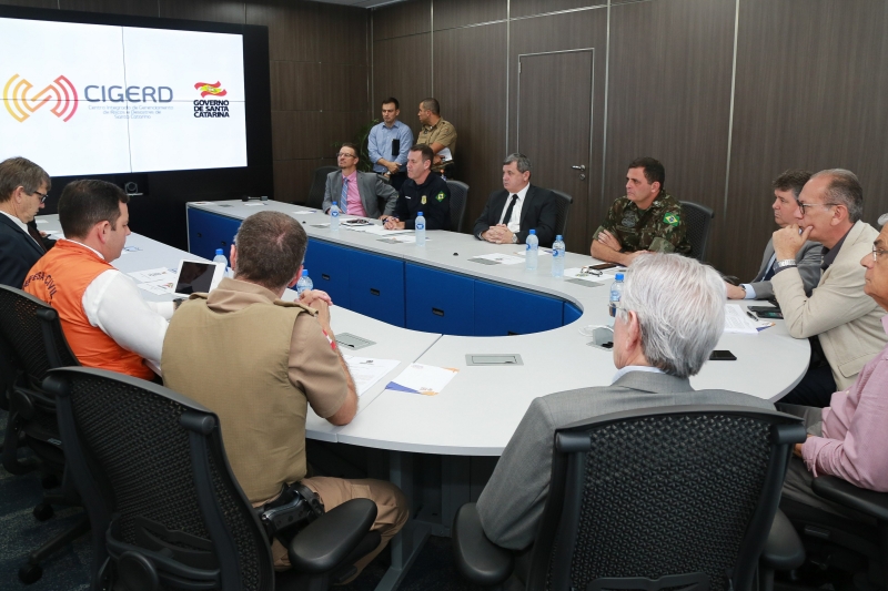 Reunião realizada na manhã desta quarta-feira (30), em Florianópolis (foto: Julio Cavalheiro/Secom)