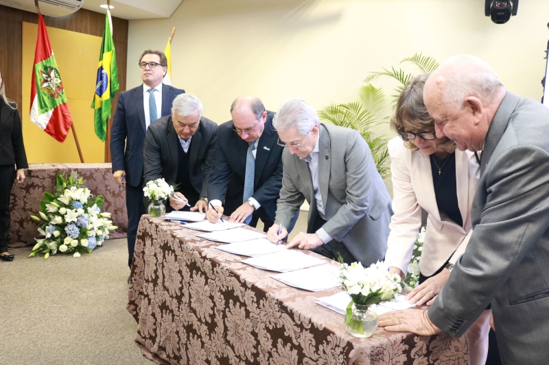 Assinatura da carta "Por uma SC Melhor"