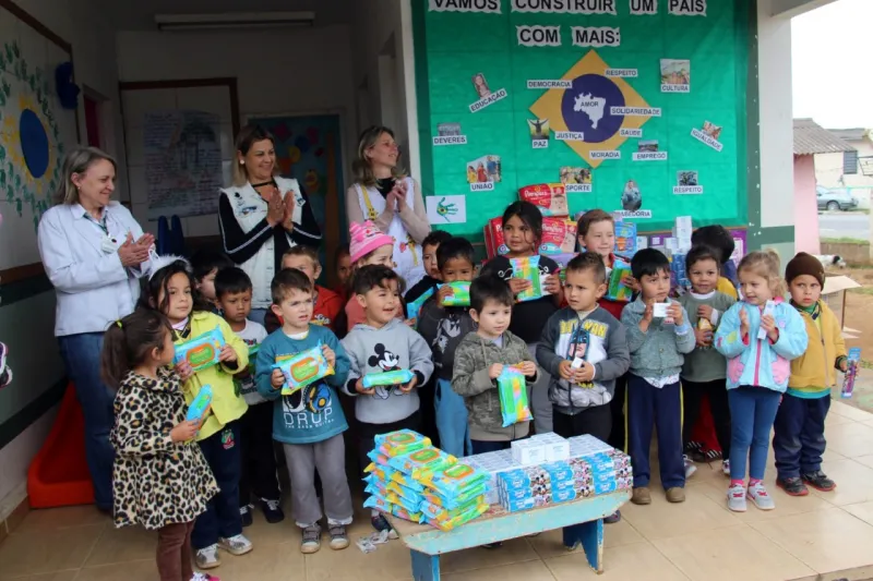 Entrega realizada em Canoinhas. Foto: Divulgação SESI