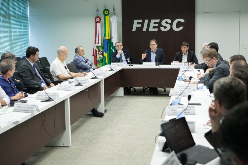 Saúde fiscal e impactos para a indústria são foco de encontro realizado na FIESC