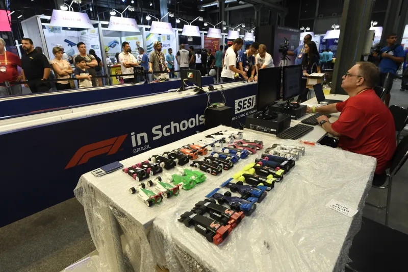 Carros que participam da F1 in Schools. Foto: José Paulo Lacerda