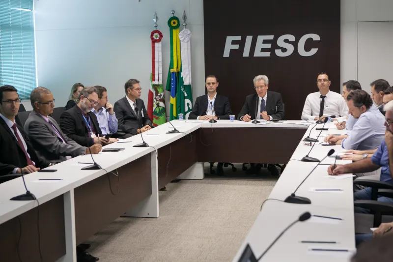 Reunião contou com a participação dos presidentes da Celesc e da SC Gás. Foto: Filipe Scotti