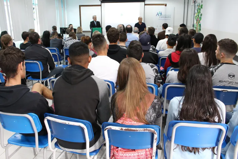 Em Rio do Sul estudantes conheceram o Programa Novos Caminhos. Foto: Debora Claudio