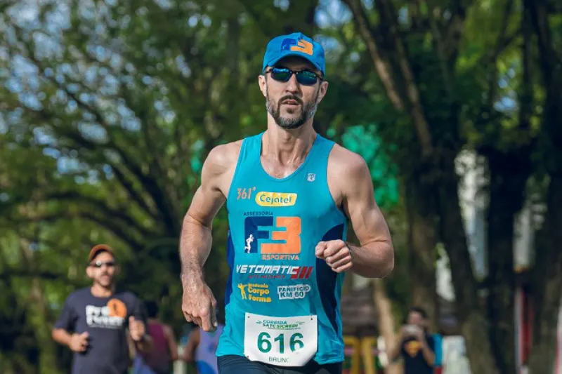 Bruno participa de corridas para aliviar o estresse diário. Foto: Divulgação