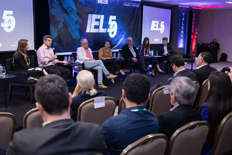 Painel debateu aumento da competitividade por meio do conhecimento. Foto: Filipe Scotti