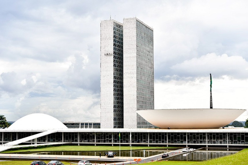 COFEM defende rejeição do aumento do Fundo Eleitoral