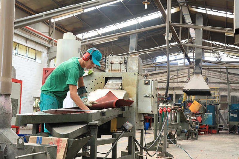 Alcaplas: reciclagem de 950 toneladas mensais de resinas e embalagens