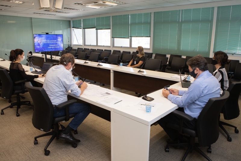 Câmara Trabalhista da FIESC debate medidas provisórias e negociações coletivas