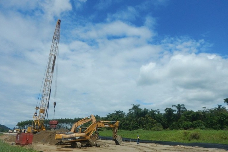 Corte no orçamento federal atrasa ainda mais entrega de obras, diz FIESC