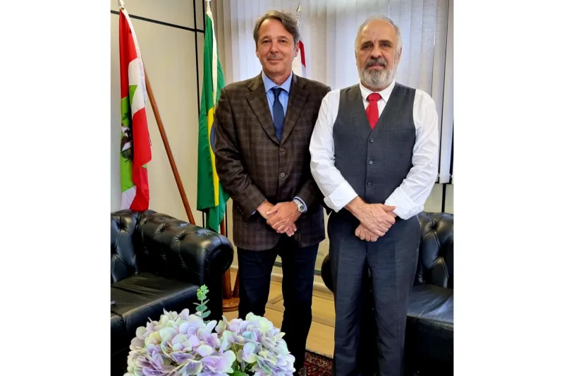 Carlos José Kurtz, diretor da FIESC, e José Ernesto Manzi, presidente do TRT-SC