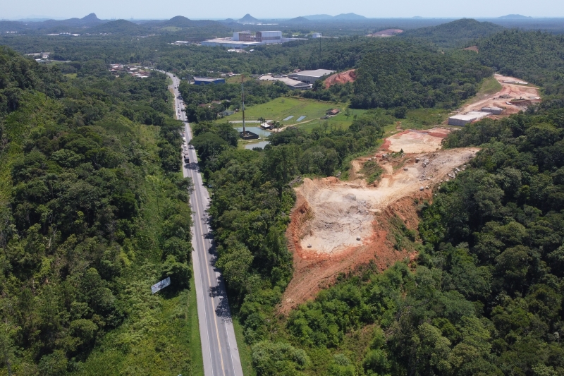 Interseção do novo traçado com a pista existente da BR-280 (km 11+614) – viadutos a serem construídos