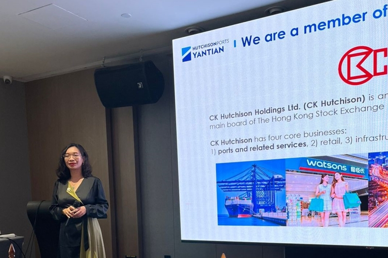 Executiva do terminal portuário de Yantin faz apresentação para empresários de SC e RS