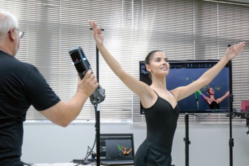 Estátua é uma reprodução em escala real da modelo joinvilense Thais Diógenes. Foto: Divulgação