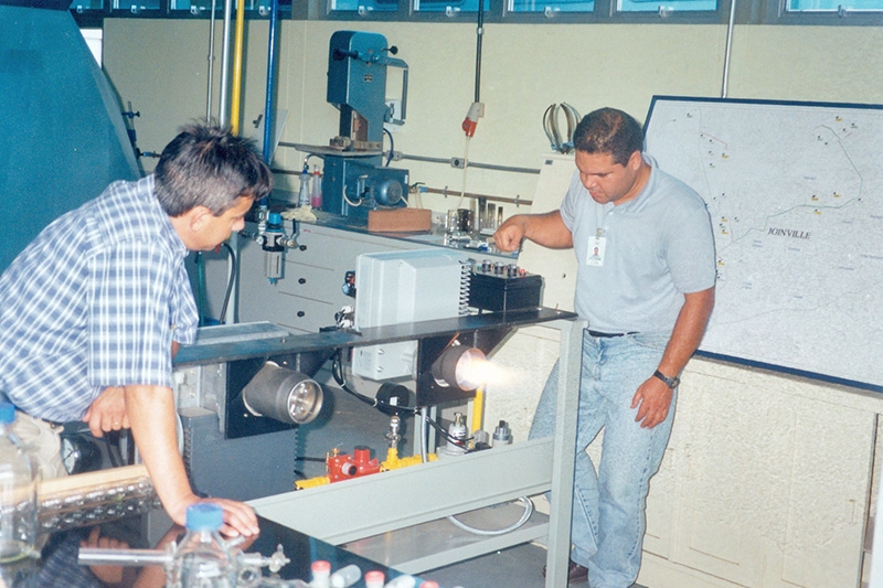 Evolução dos Institutos de Tecnologia atendeu às demandas por serviços tecnológicos dos principais setores industriais de Santa Catarina – Foto: Acervo cultural FIESC