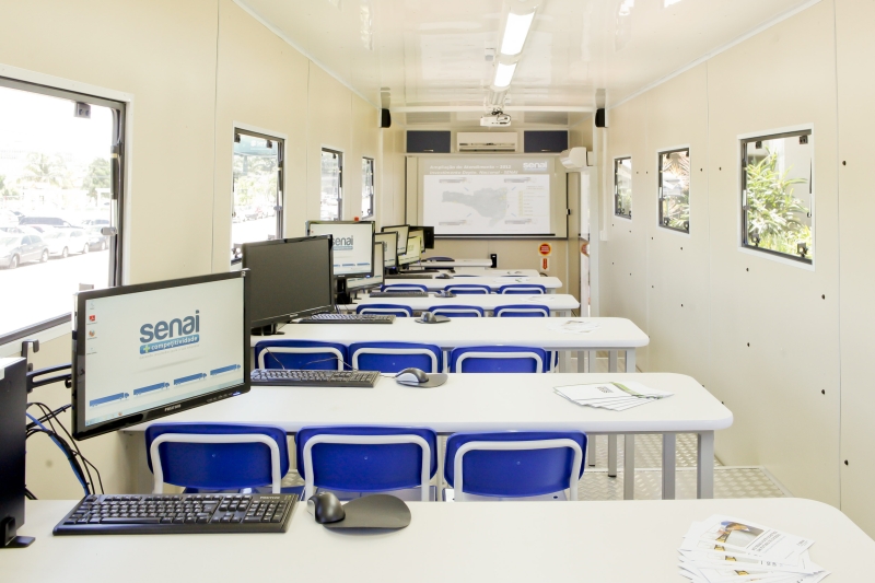 SENAI/SC usa Escola e Unidades Móveis para qualificar profissionais pelo estado