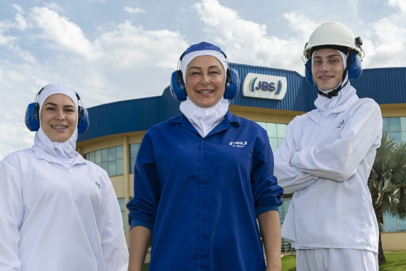 Da educação básica à formação continuada, JBS investe em trilha para lideranças