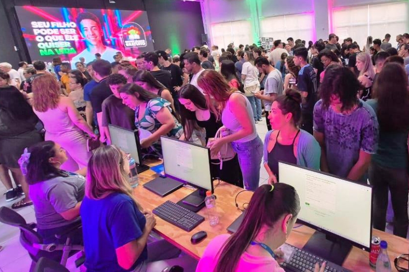 Unidades, como a de Blumenau, ficaram abertas das 9h às 17h (Divulgação)