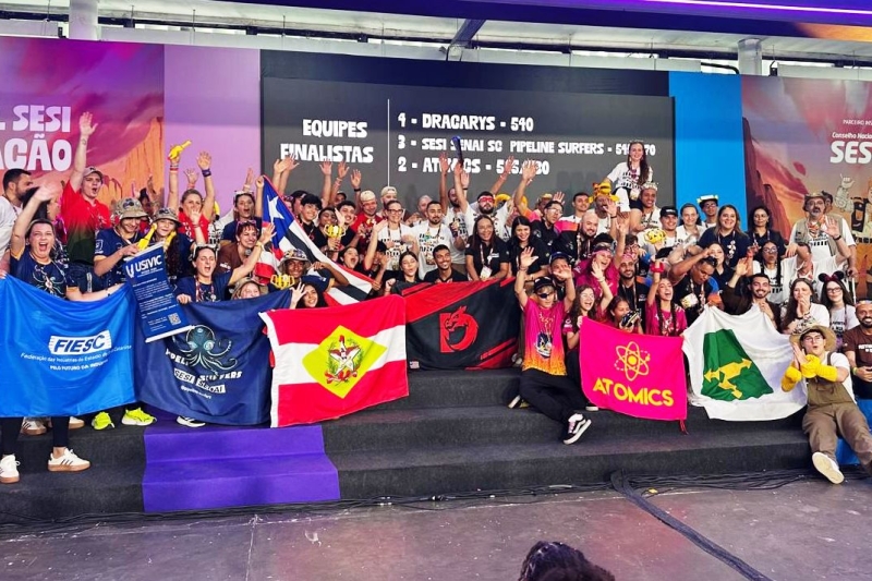 Estudantes das Escolas SESI/SC garantem cinco vagas em torneios internacionais de robótica