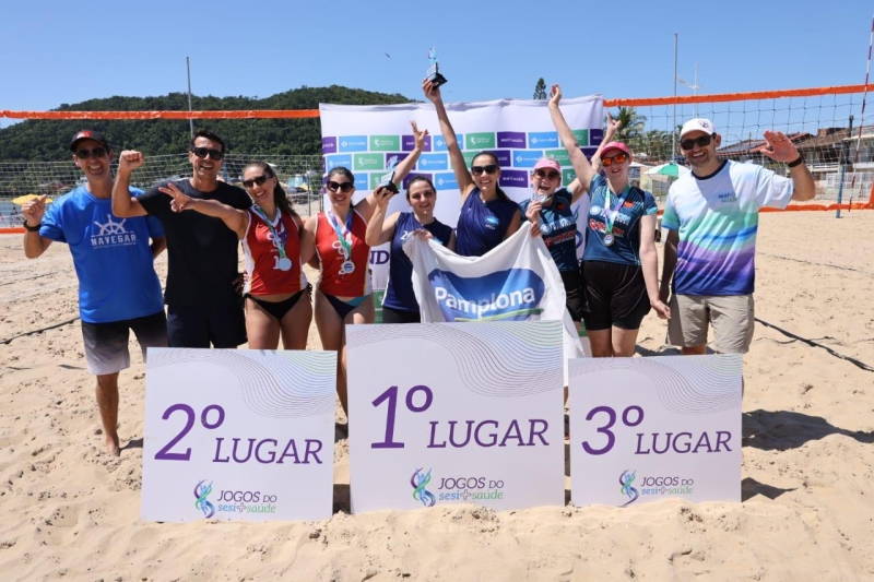 Festa no pódio: duplas que conquistaram medalhas no vôlei feminino