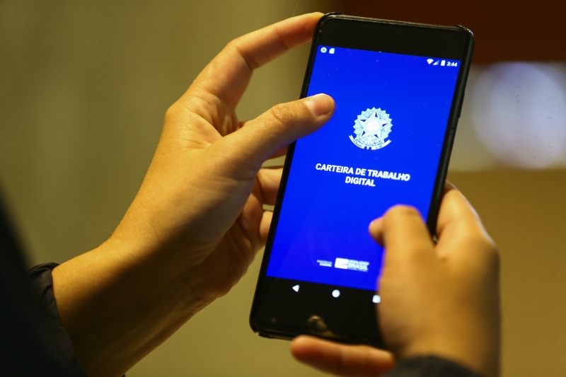 Comércio perde quase 1,8 mil vagas em janeiro, devido à sazonalidade.