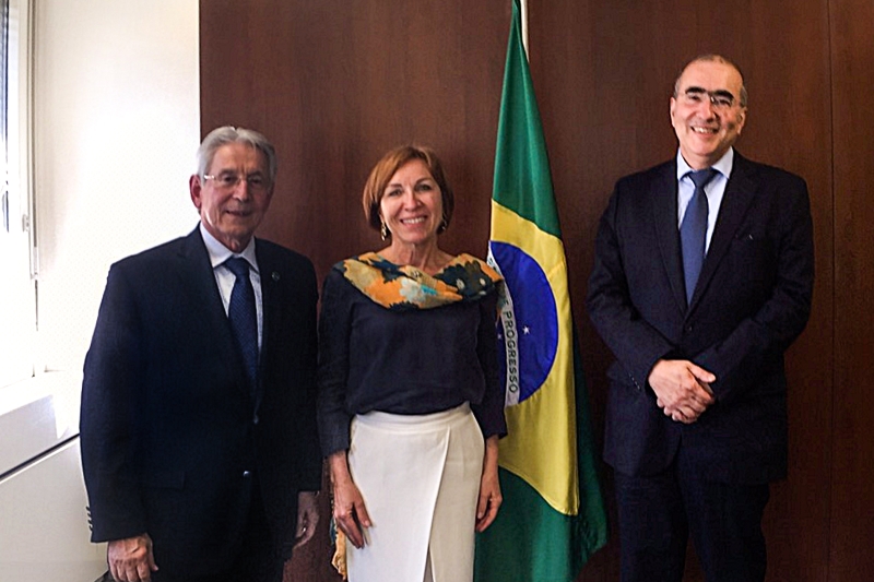 Presidente da FIESC, Glauco José Côrte, a diplomata Márcia Donner Abreu e o embaixador Marcos Galvão