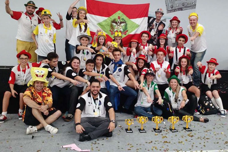 Catarinenses que participaram da competição em Curitiba. Foto: Divulgação/SESI