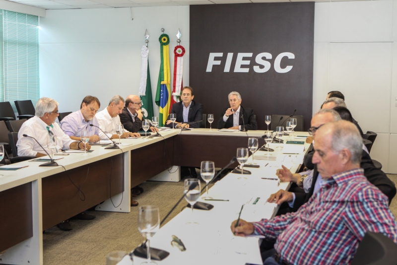 Reunião debateu o tema com representantes dos portos e da cadeia logística (foto: Heraldo Carnieiri)