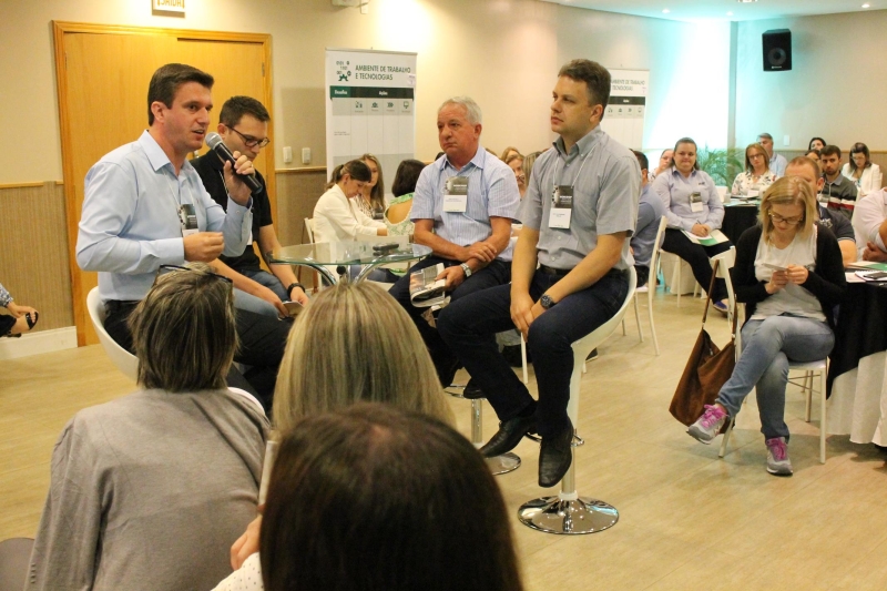 Participantes apresentaram os principais desafios e boas práticas em relação à saúde e segurança nas empresas (Foto: Debora Claudio)