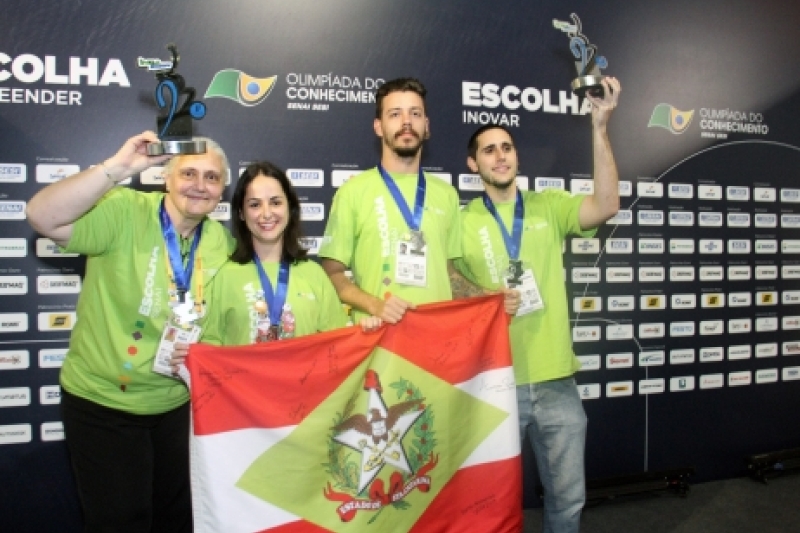 Pesquisadores do SENAI/SC receberam premiação em Belo Horizonte. Foto: Ivonei Fazzioni