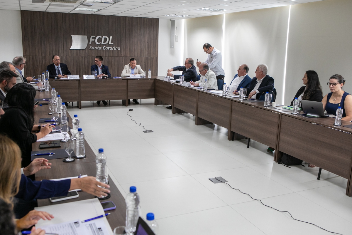 Reunião do COFEM na sede da FCDL reúne lideranças do setor produtivo. (foto: Filipe Scotti)
